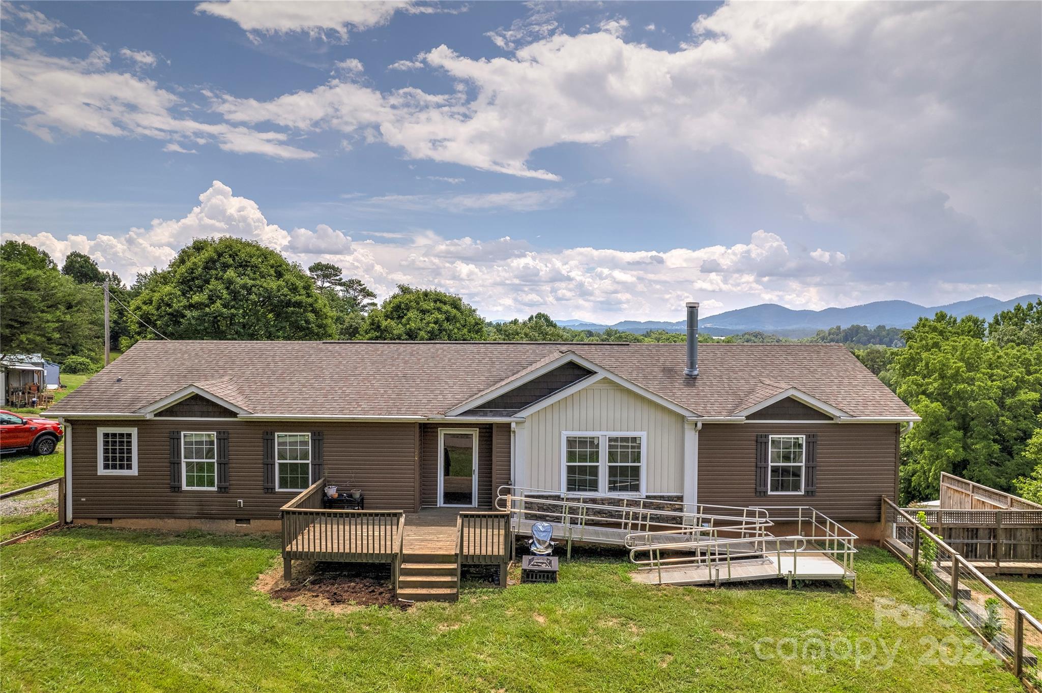 24 King Drive Leicester NC 28748