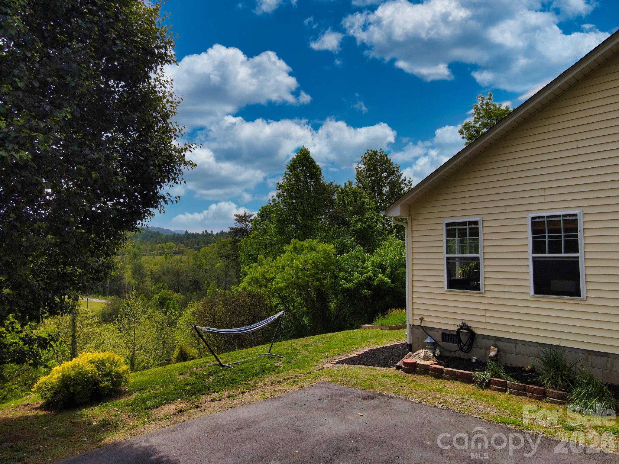 1798 New Stock Road Weaverville NC 28787
