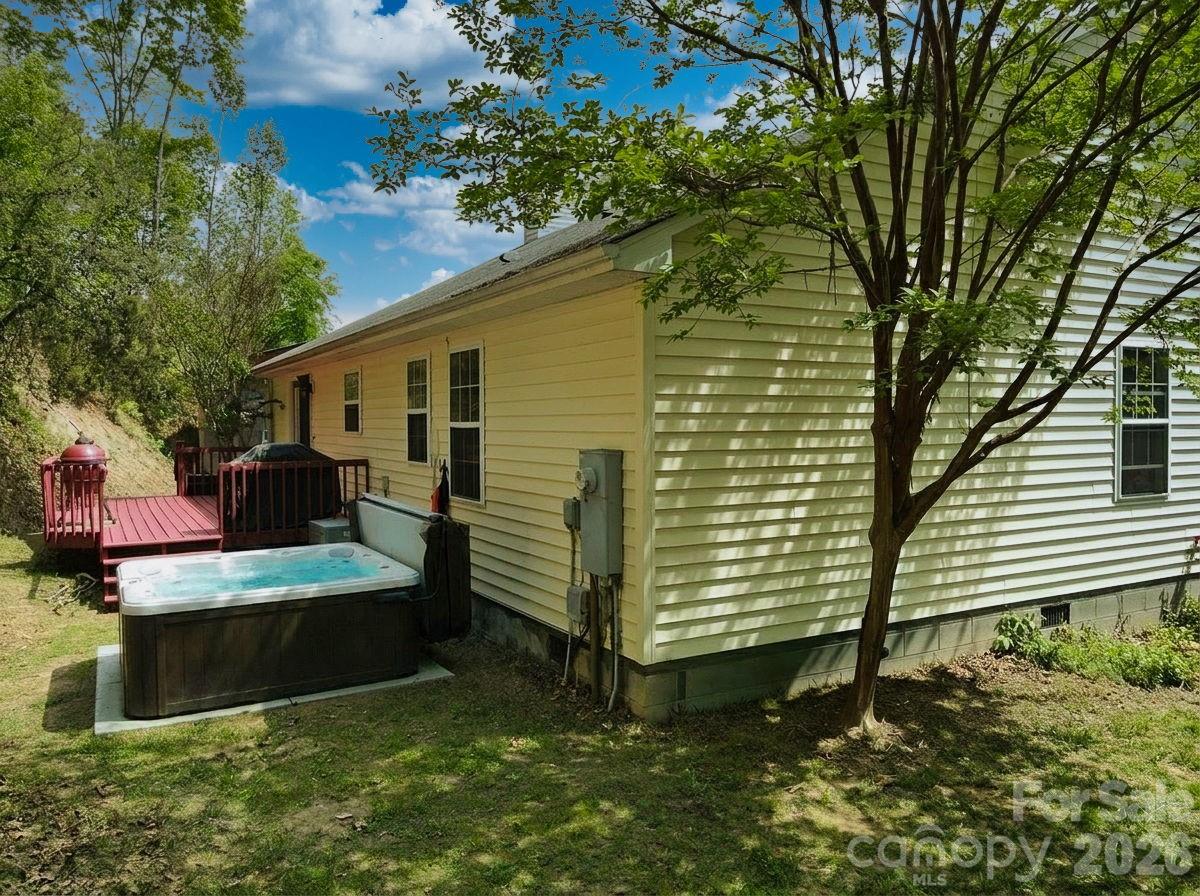 1798 New Stock Road Weaverville NC 28787