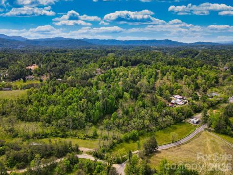1798 New Stock Road Weaverville NC 28787