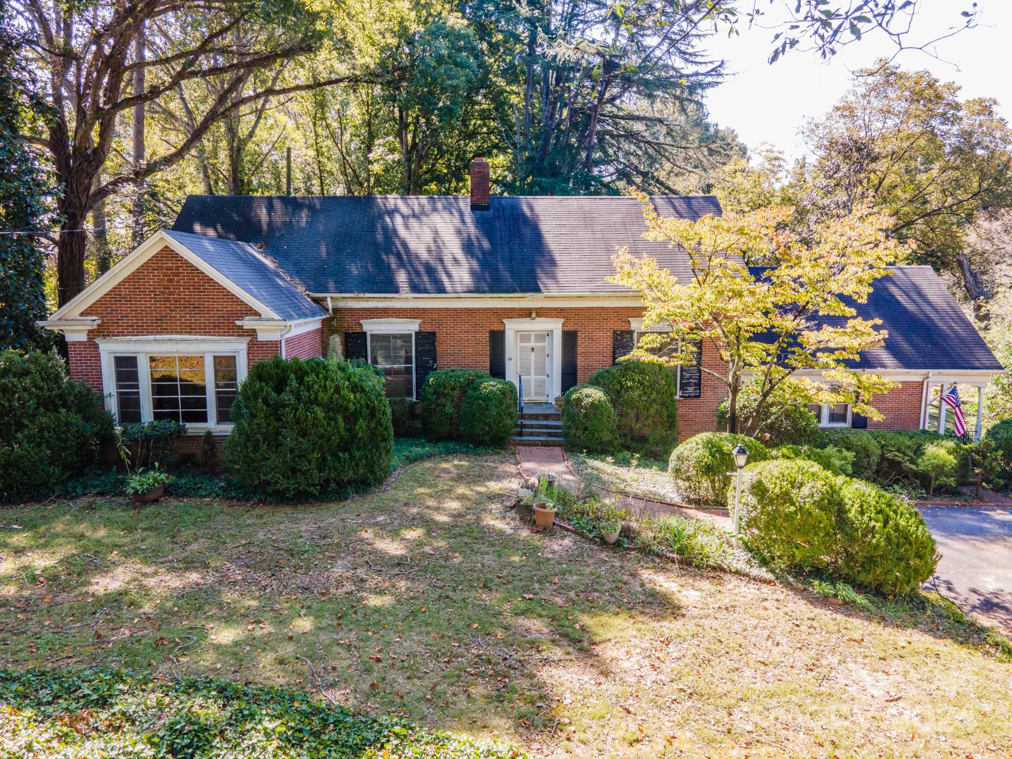 35 31st Avenue NW Hickory NC 28601