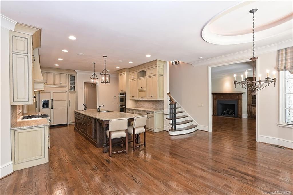 2600 Tanglewood Lane Charlotte NC 28211
