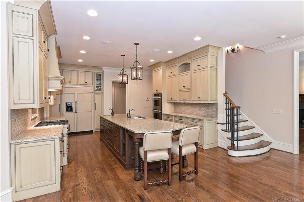 2600 Tanglewood Lane Charlotte NC 28211