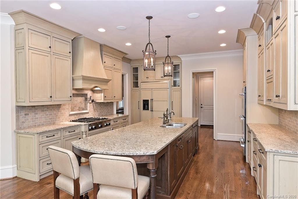 2600 Tanglewood Lane Charlotte NC 28211