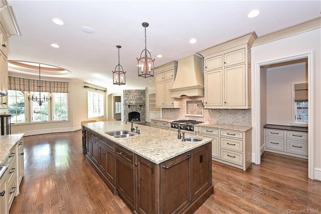 2600 Tanglewood Lane Charlotte NC 28211