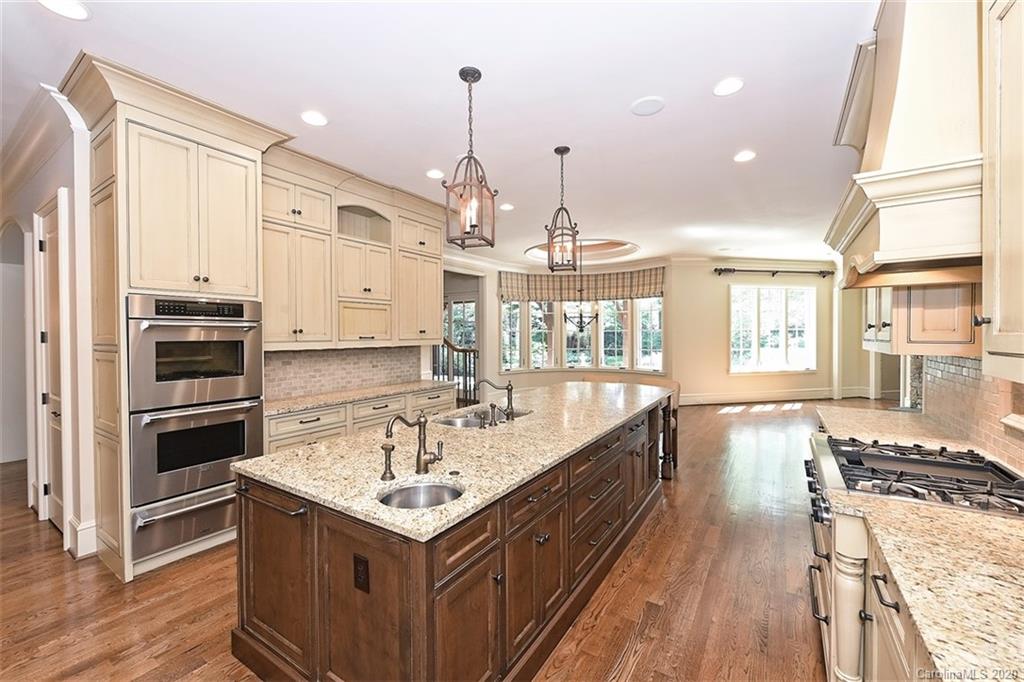 2600 Tanglewood Lane Charlotte NC 28211