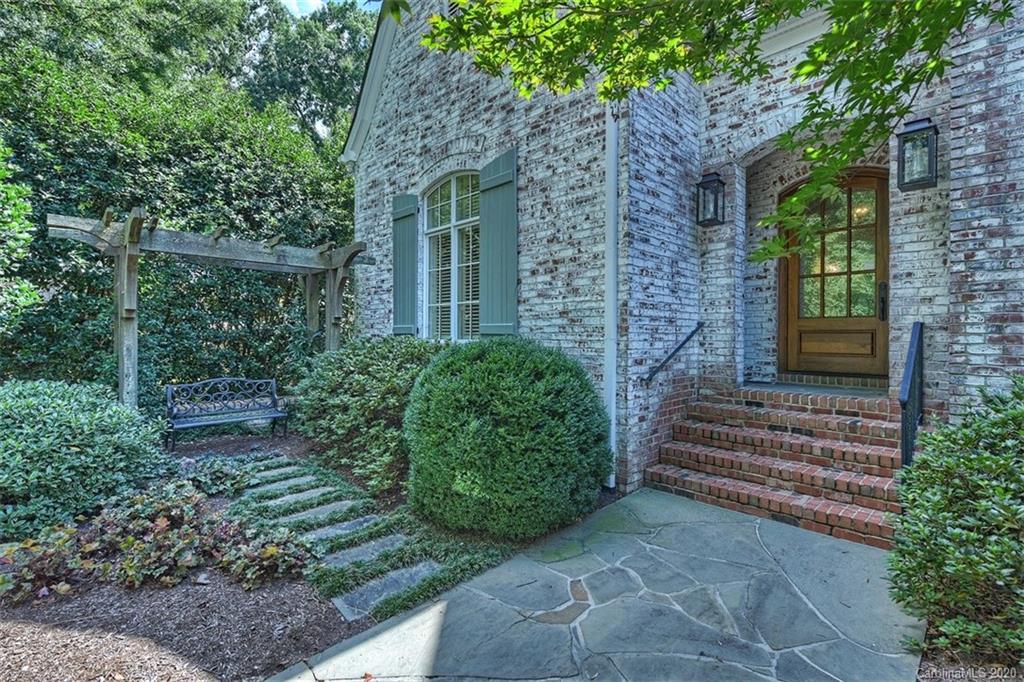 2600 Tanglewood Lane Charlotte NC 28211