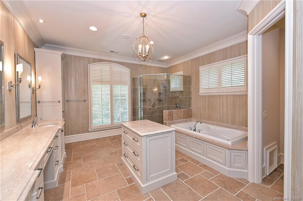 2600 Tanglewood Lane Charlotte NC 28211