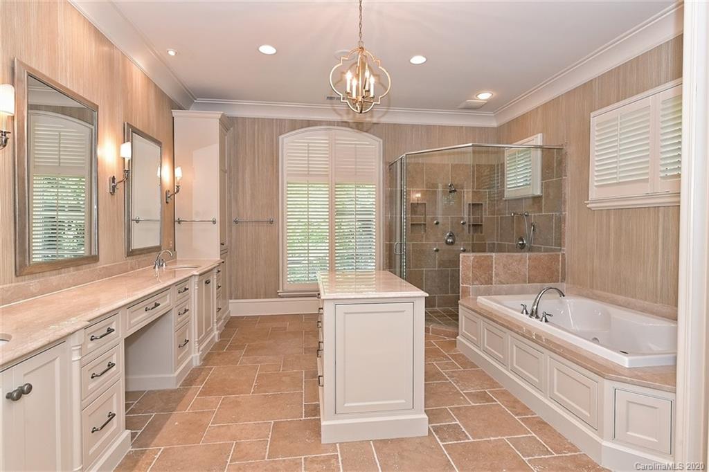 2600 Tanglewood Lane Charlotte NC 28211