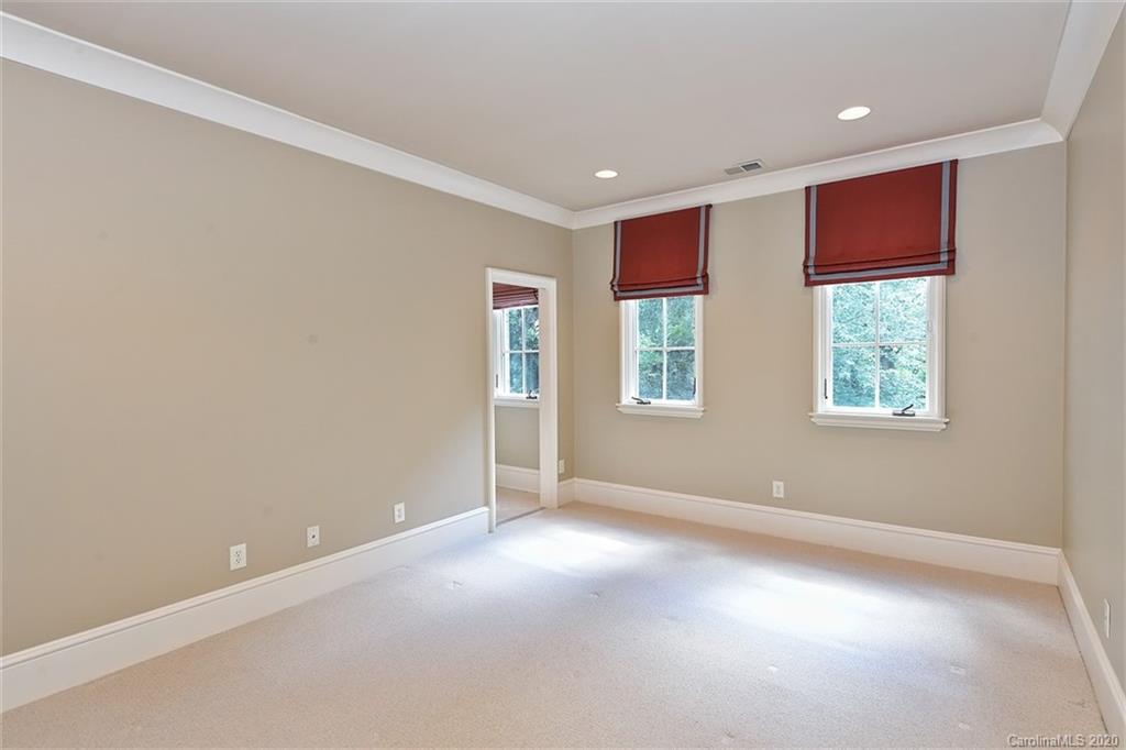 2600 Tanglewood Lane Charlotte NC 28211