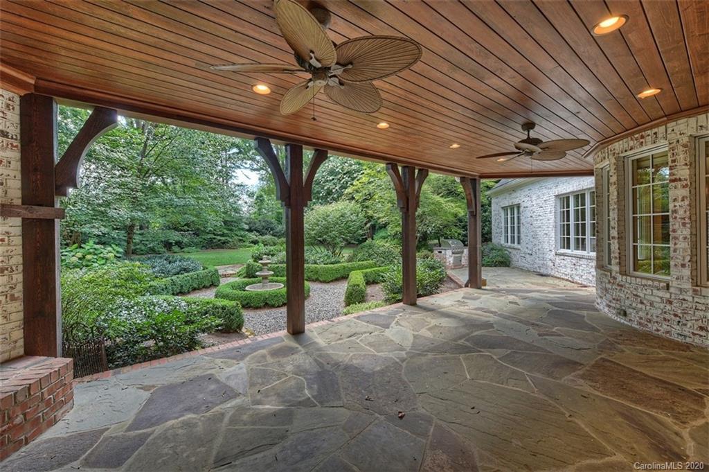 2600 Tanglewood Lane Charlotte NC 28211