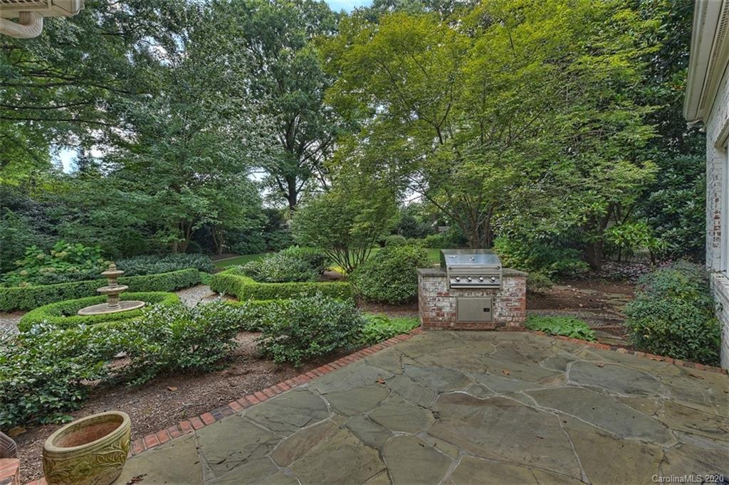 2600 Tanglewood Lane Charlotte NC 28211