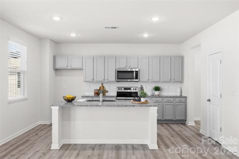 7024 Maple Run Circle Charlotte NC 28215