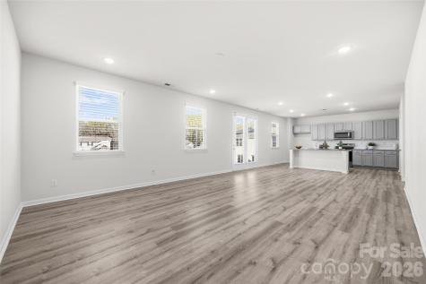 7024 Maple Run Circle Charlotte NC 28215