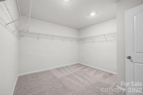 7024 Maple Run Circle Charlotte NC 28215