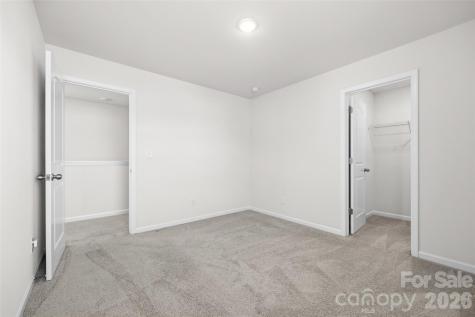 7024 Maple Run Circle Charlotte NC 28215