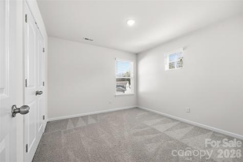7024 Maple Run Circle Charlotte NC 28215