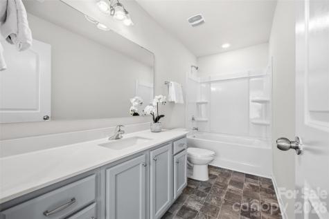 7024 Maple Run Circle Charlotte NC 28215