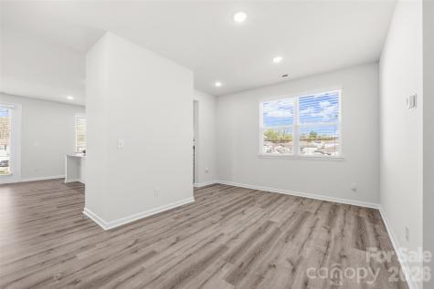 7024 Maple Run Circle Charlotte NC 28215