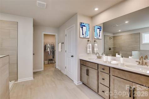 4233 Vista Pine Drive Charlotte NC 28215