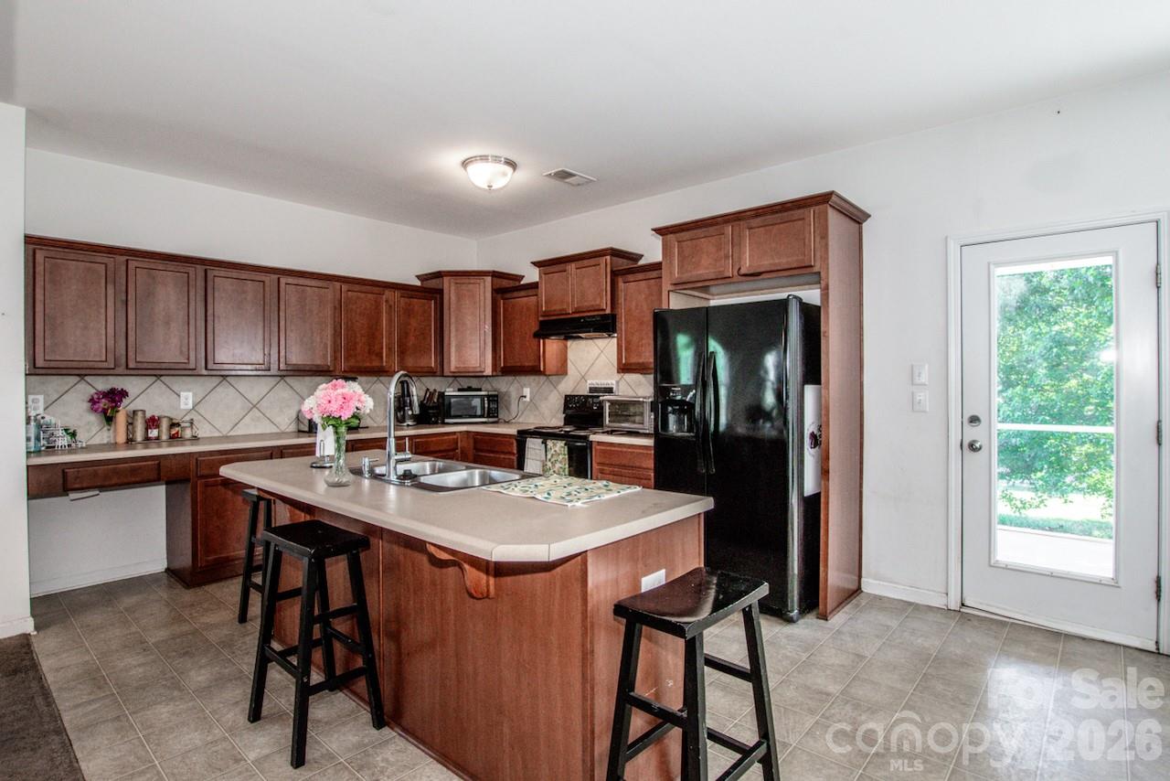123 Kingsgate Court Statesville NC 28625