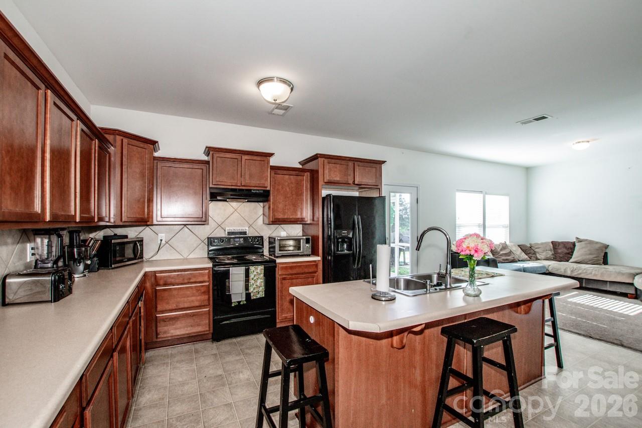 123 Kingsgate Court Statesville NC 28625