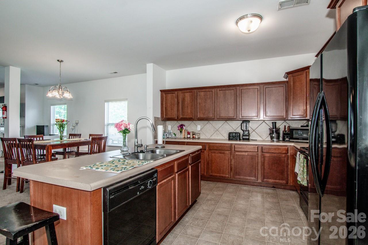 123 Kingsgate Court Statesville NC 28625