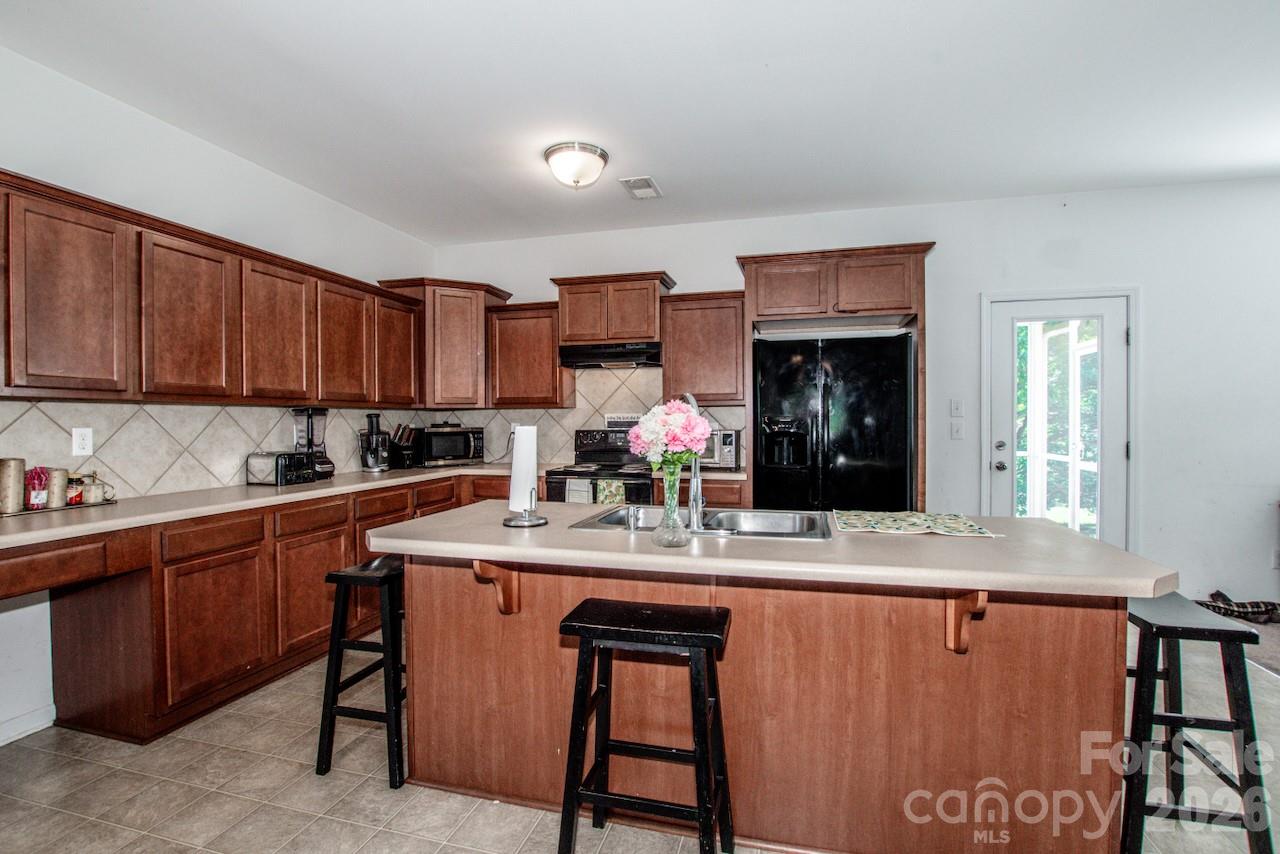 123 Kingsgate Court Statesville NC 28625