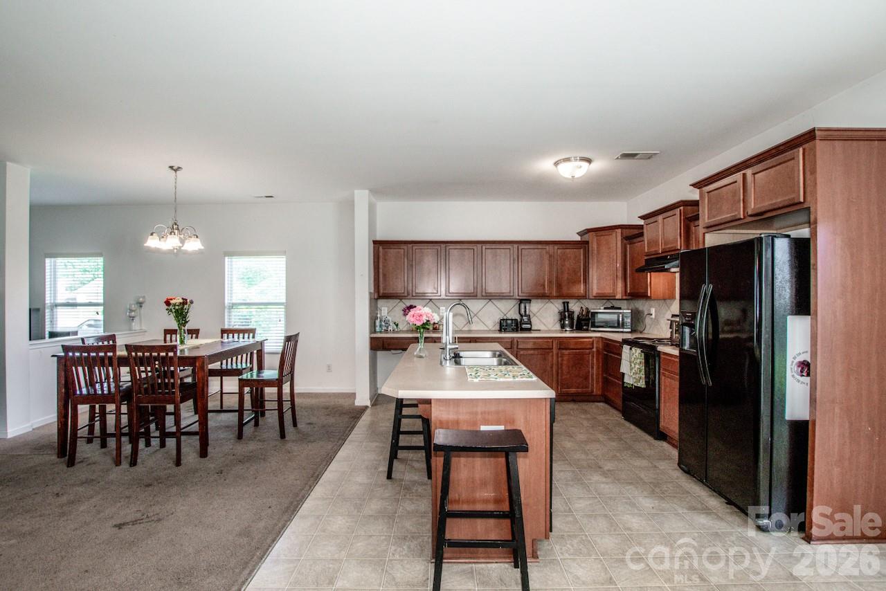 123 Kingsgate Court Statesville NC 28625
