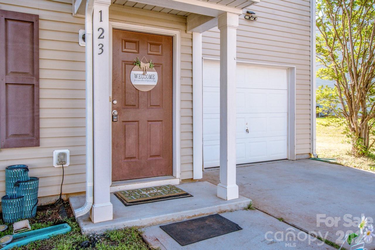 123 Kingsgate Court Statesville NC 28625