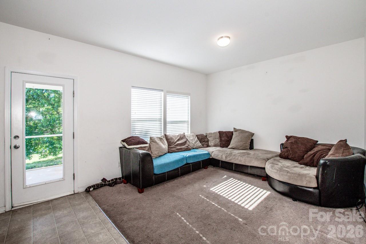 123 Kingsgate Court Statesville NC 28625