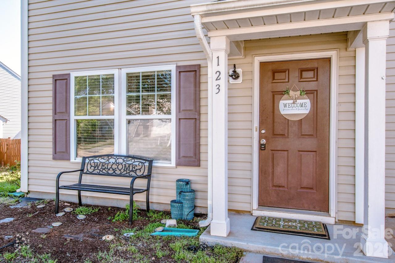 123 Kingsgate Court Statesville NC 28625