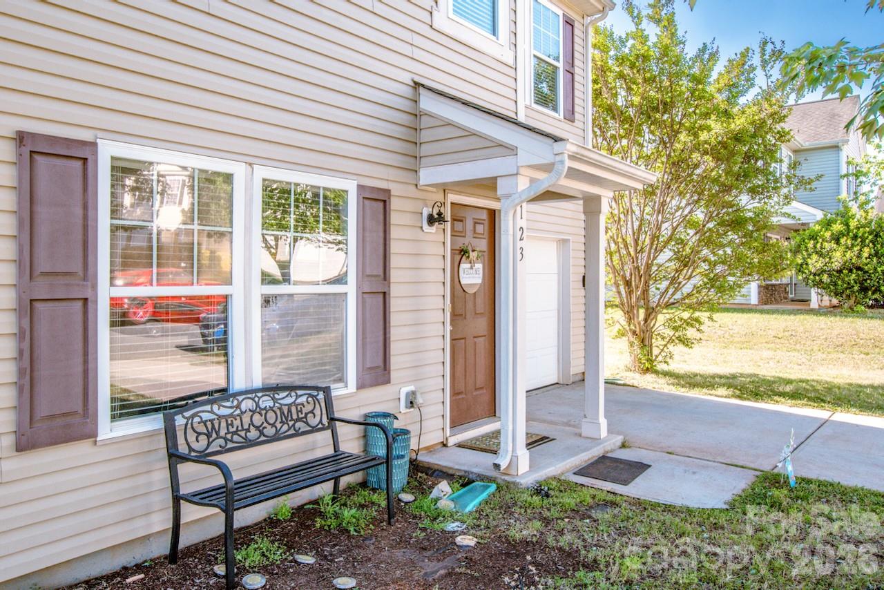 123 Kingsgate Court Statesville NC 28625