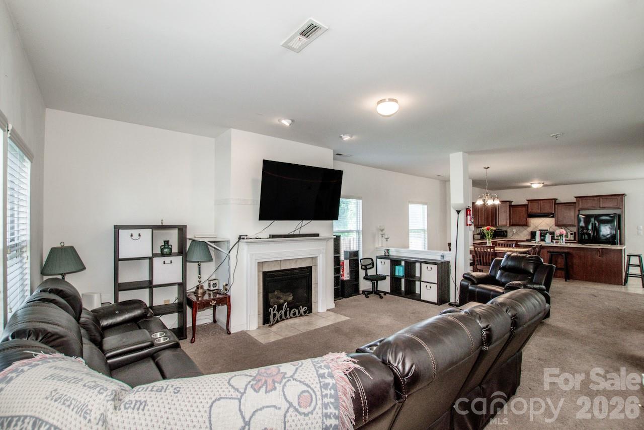 123 Kingsgate Court Statesville NC 28625