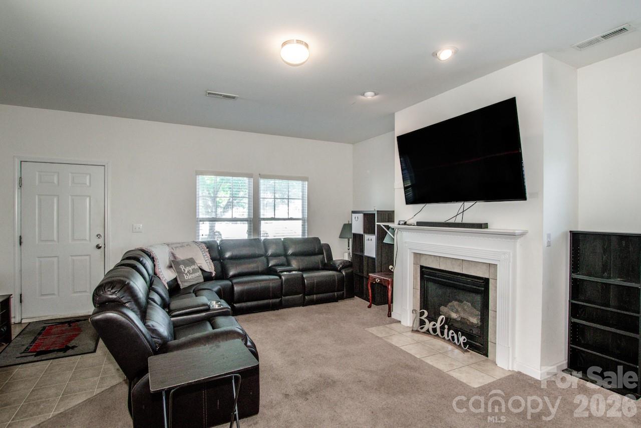 123 Kingsgate Court Statesville NC 28625