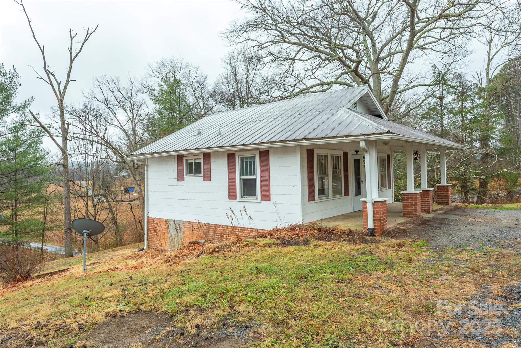 657 Old Fort Road Fairview NC 28730