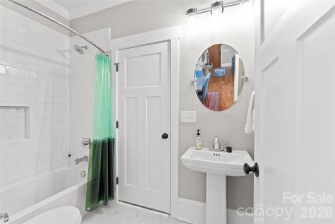 2315 Dundeen Street Charlotte NC 28216