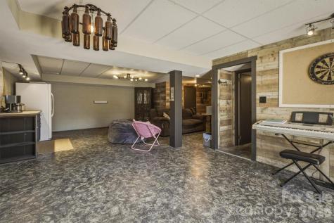 900 Magnolia Avenue NE Valdese NC 28690