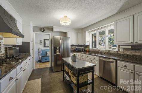 900 Magnolia Avenue NE Valdese NC 28690