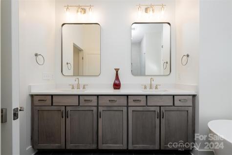 10 Keats Road Black Mountain NC 28711