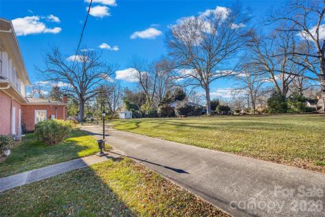 15 Kings Mountain Street York SC 29745