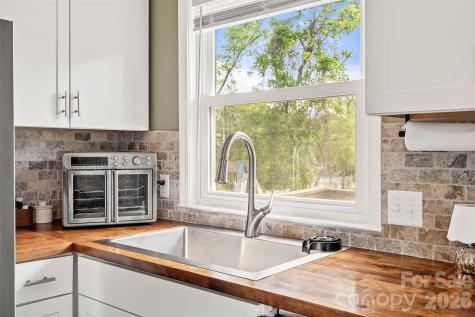 708 Prince Drive Hendersonville NC 28791