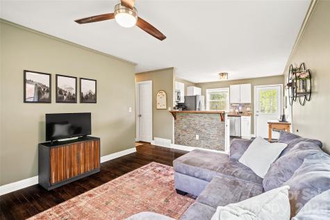 708 Prince Drive Hendersonville NC 28791