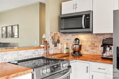 708 Prince Drive Hendersonville NC 28791