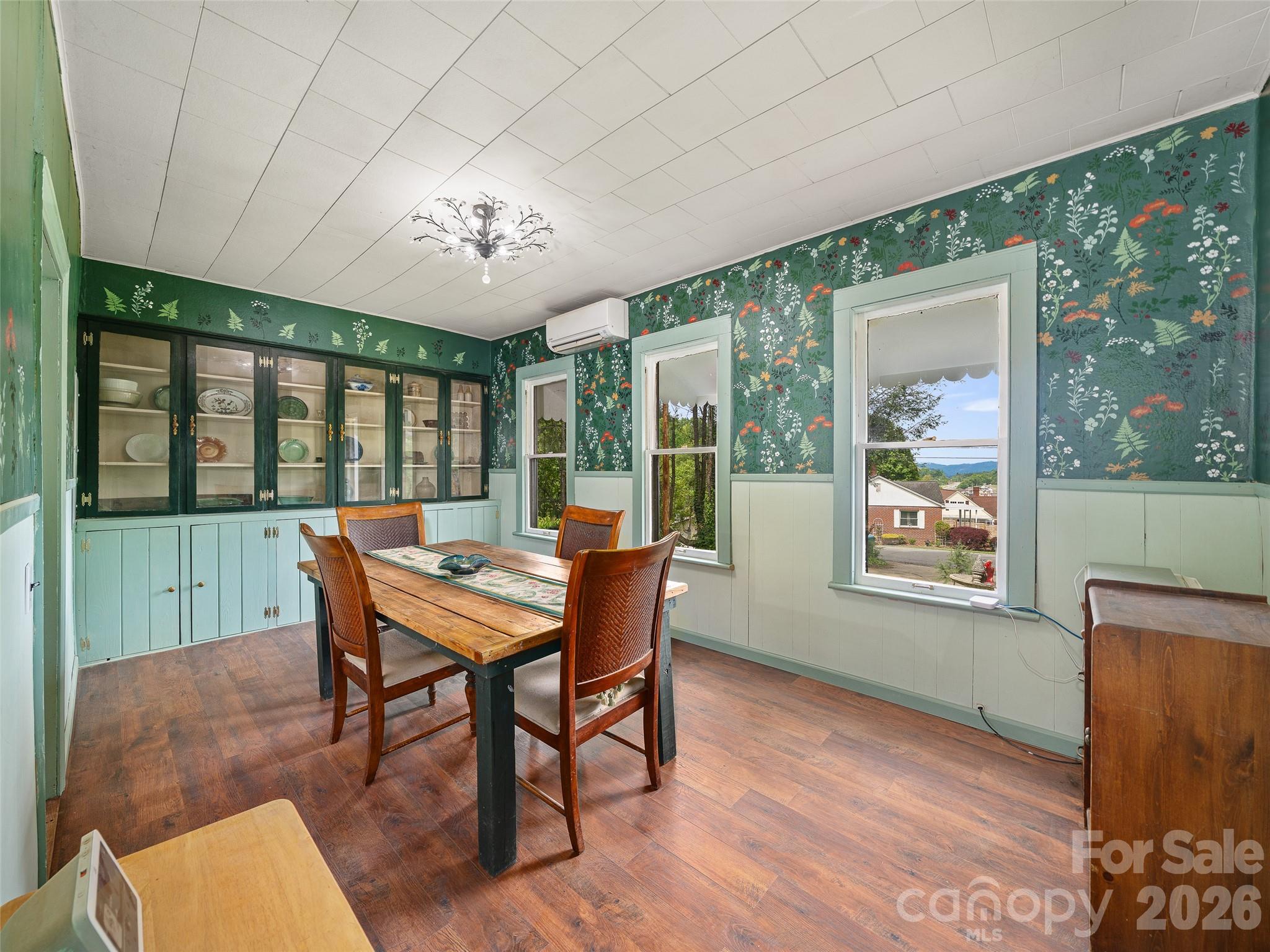 309 Hillside Drive Burnsville NC 28714