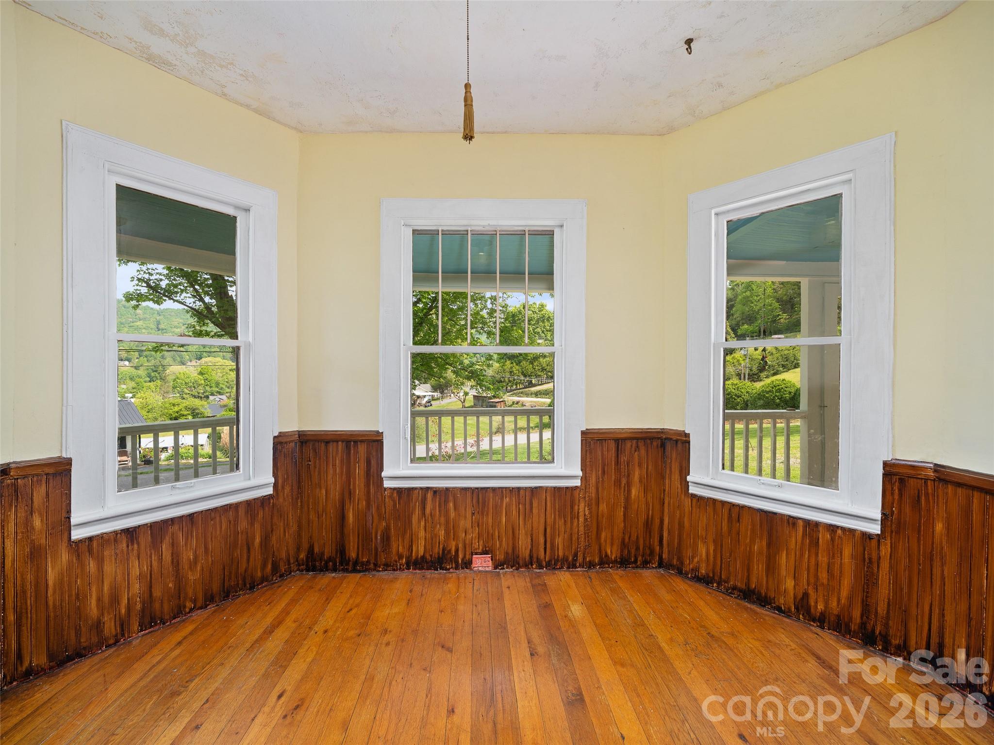309 Hillside Drive Burnsville NC 28714