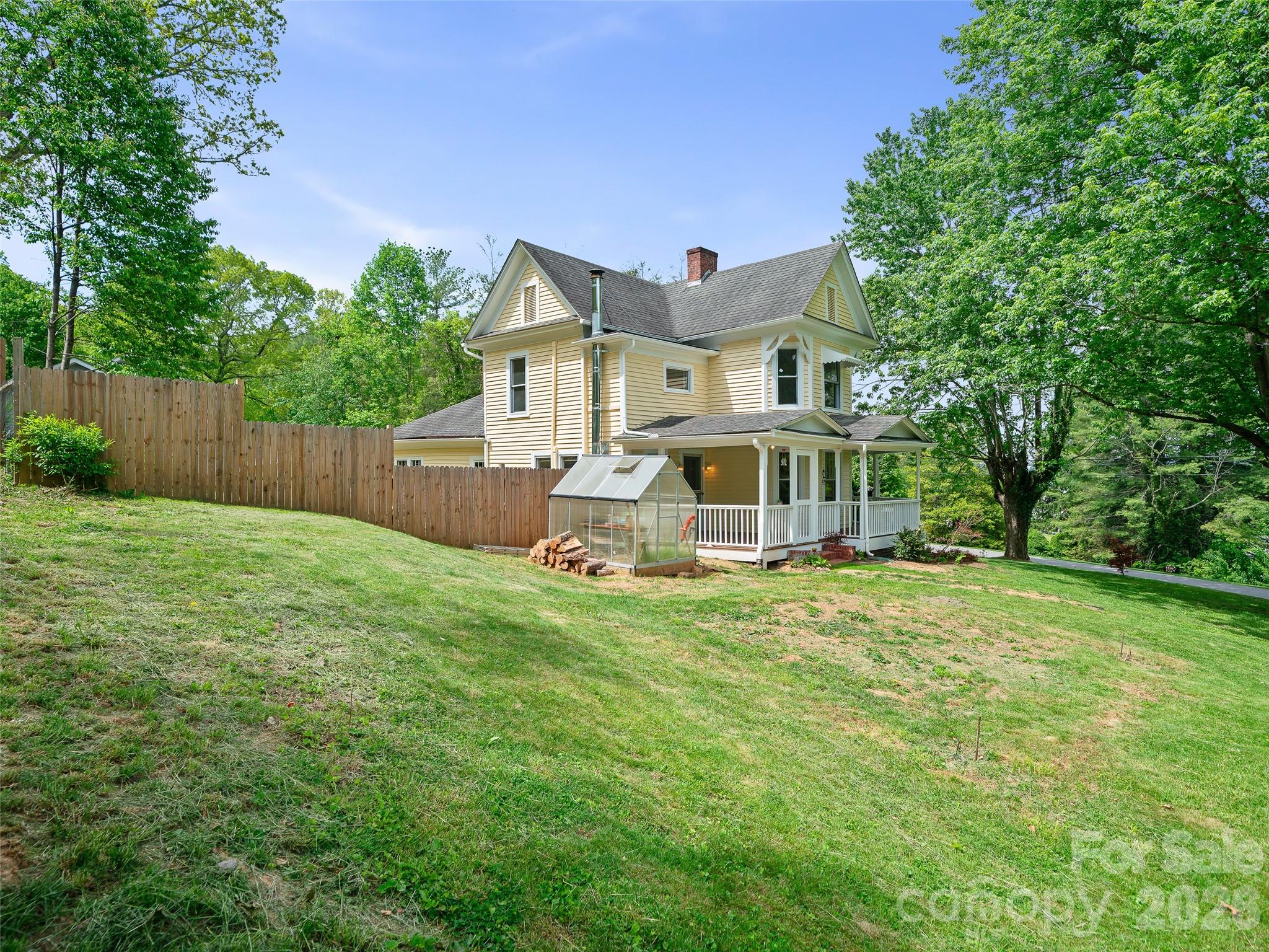 309 Hillside Drive Burnsville NC 28714