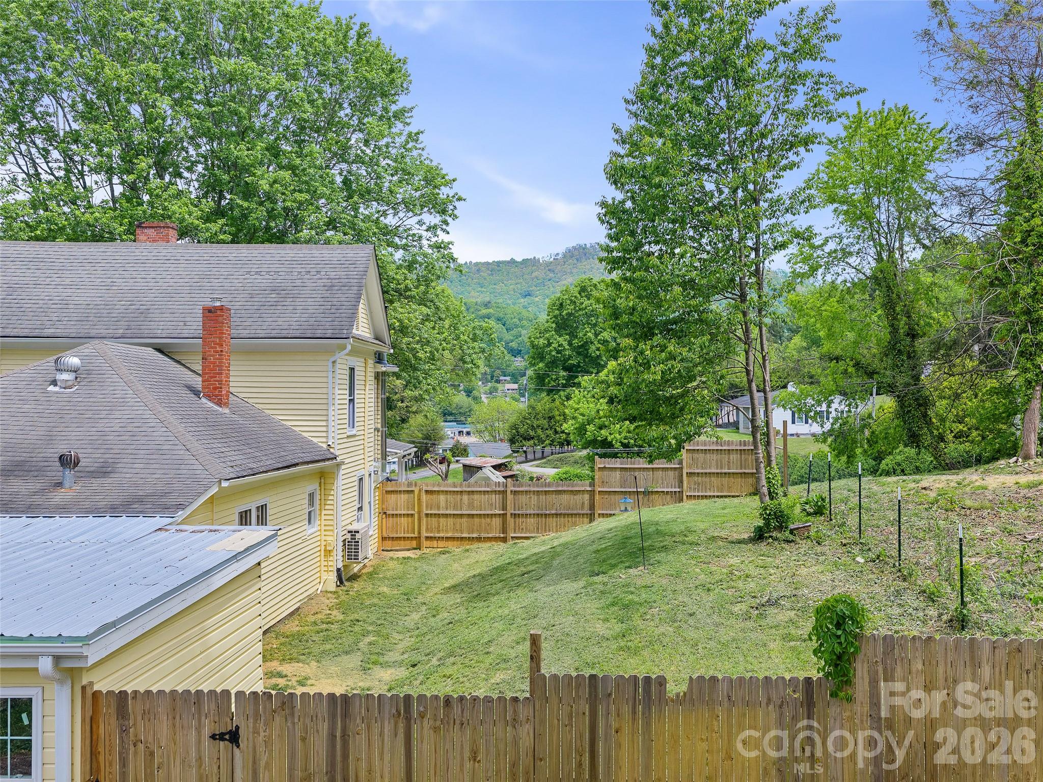 309 Hillside Drive Burnsville NC 28714