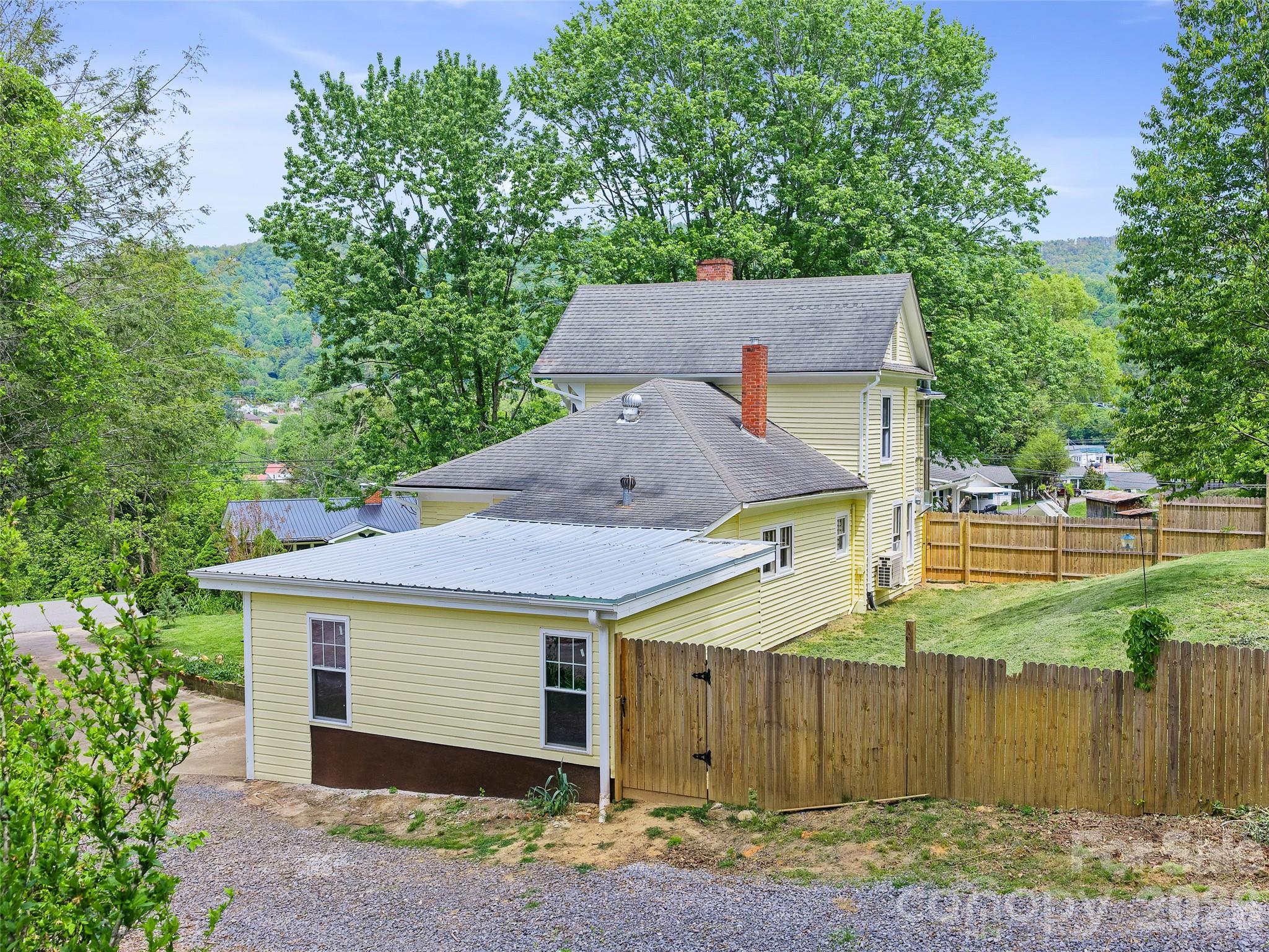 309 Hillside Drive Burnsville NC 28714