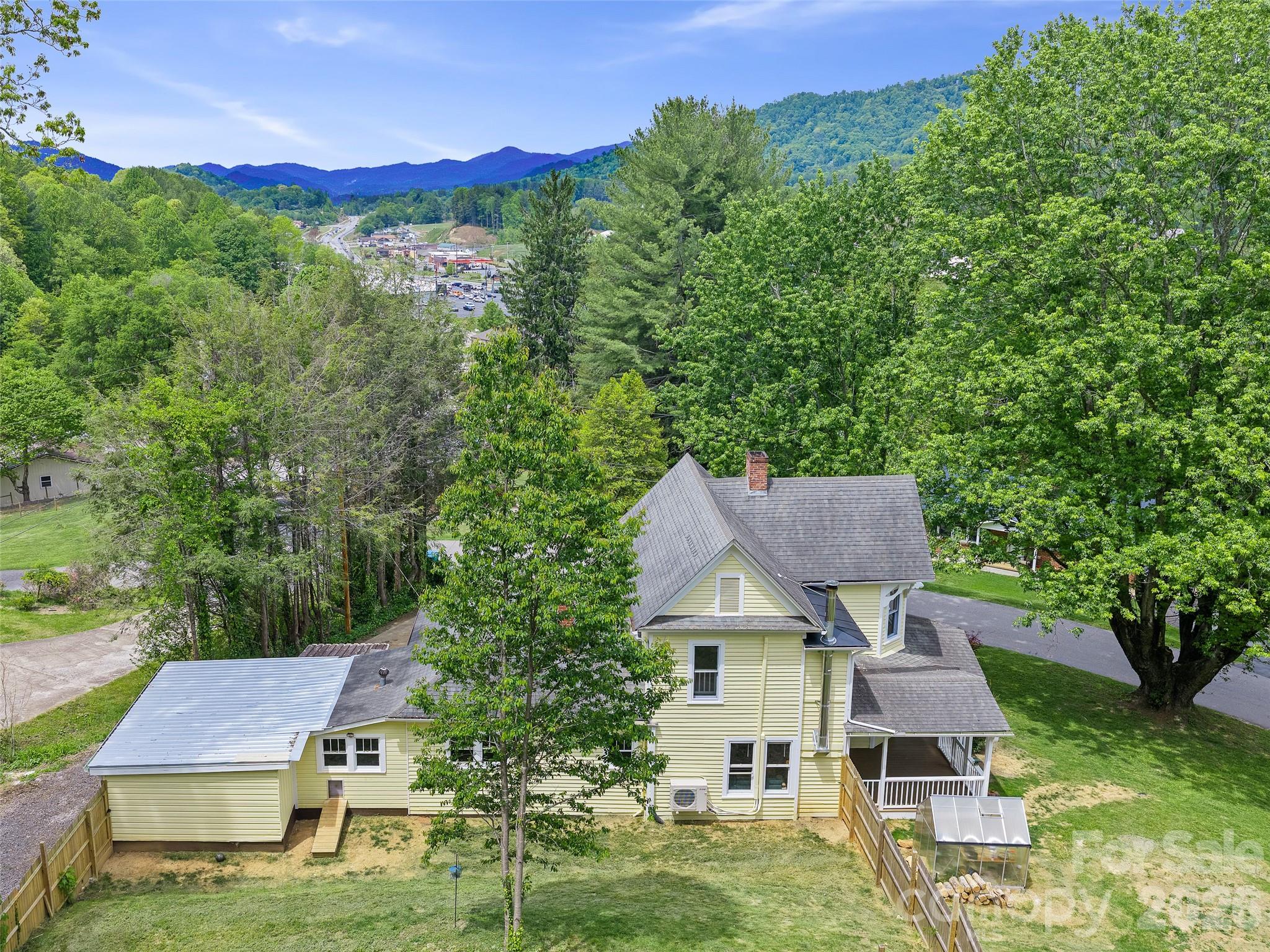 309 Hillside Drive Burnsville NC 28714